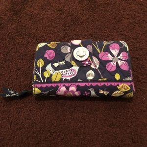 Vera Bradley wallet w/clasp in Floral Nightingale